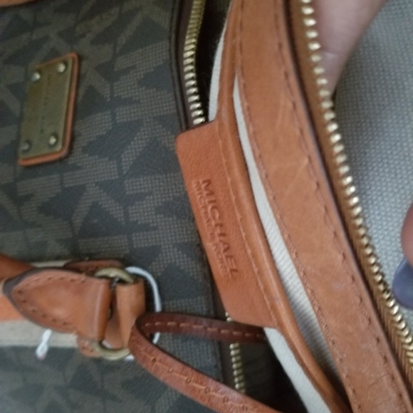 Michael Kor  Authentic 💥💥 - Picture 2 of 8